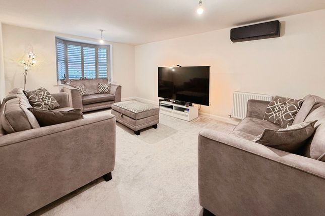 35 Glenmore Road, Leicester photo 2