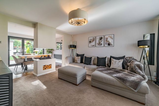 66, Shaftesbury Drive, Heywood photo 4