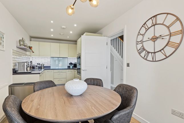 29p, Manley Boulevard, Snodland photo 4