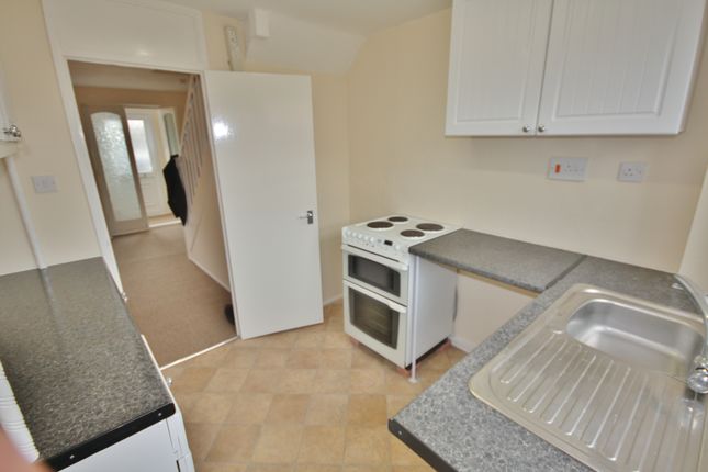 13, Petunia Crescent, CHELMSFORD photo 2