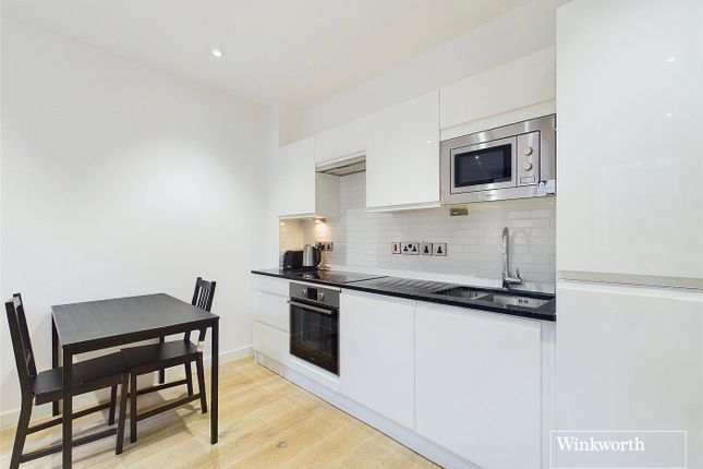 Flat 305,, Garrard House, Reading photo 3