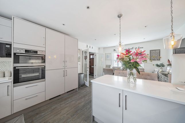 15, Bonnet Lane, West Sussex photo 4