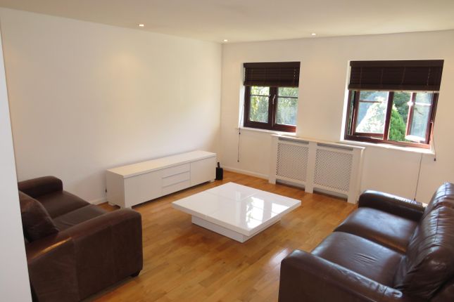 1 bed maisonette to rent in The Pastures, Watford WD19