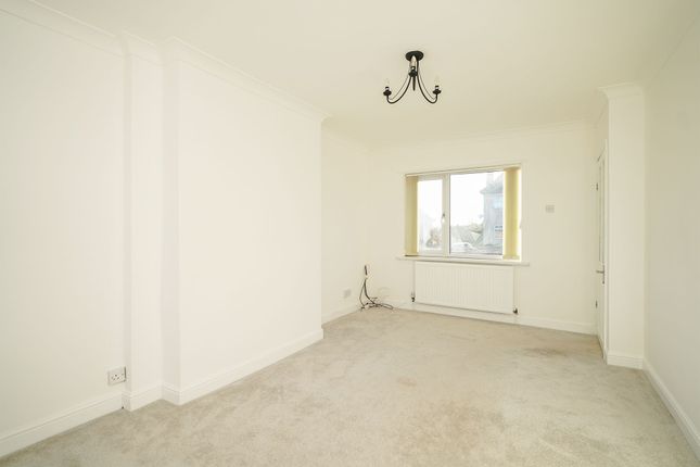 13, Baden Powell Avenue, Chesterfield photo 2