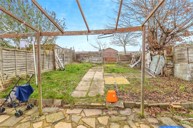 102, Crispin Road, Milton Keynes photo 3