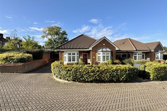 Thumbnail Detached house to rent in Hogarth Close, Hitchin Road, Luton