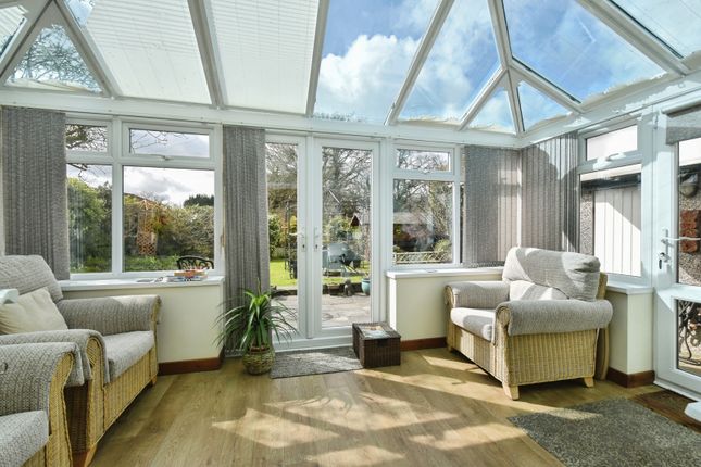 13, Maesquarre Road, Carmarthenshire photo 2