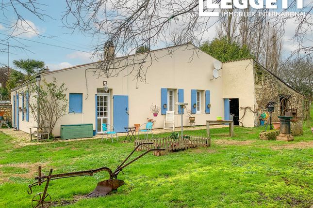 Villa for sale in Lorignac, Charente-Maritime, Nouvelle-Aquitaine