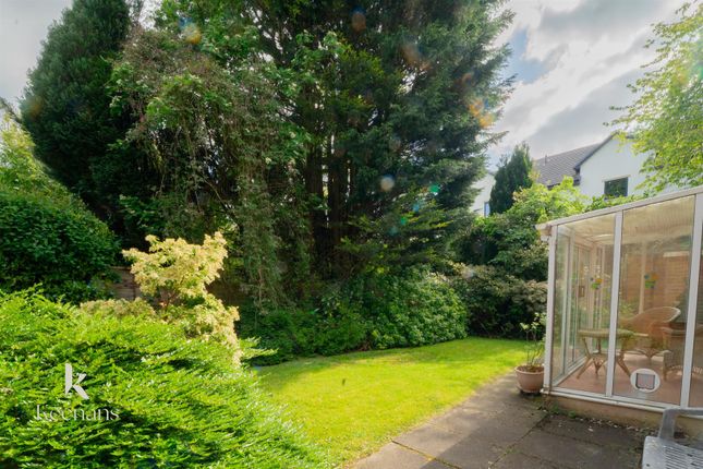 13, Ford Gardens, Rochdale photo 2