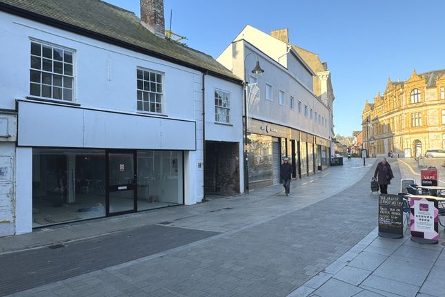 Retail premises to let in Bank Street, Newton Abbot