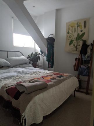 Flat to rent in Airpoint, Skypark Road, Bedminster, Bristol
