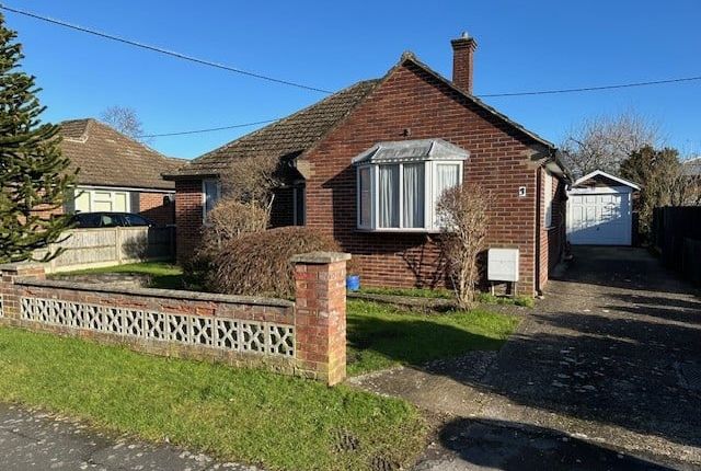 Detached bungalow for sale in Beverley Close, Thatcham