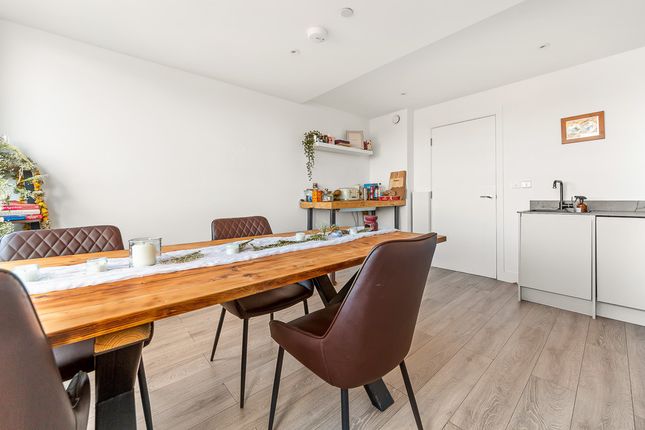 Flat for sale in High Street, Leatherhead, Surrey