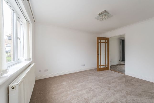 9, Smock Meadow, Ipswich photo 3