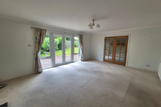 2, Woodlands Drive, Lochmaben photo 4