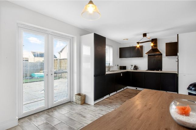 9, Dochart Way, Glasgow photo 5