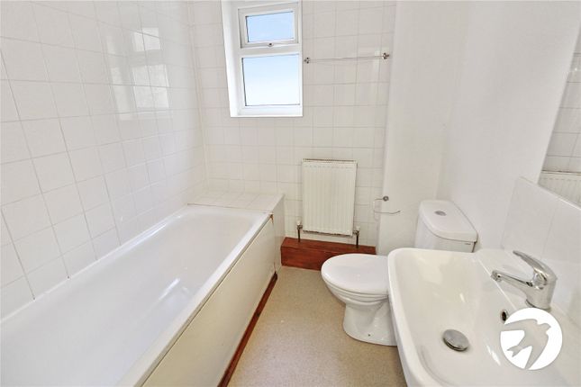 Cobham Terrace, Greenhithe photo 5