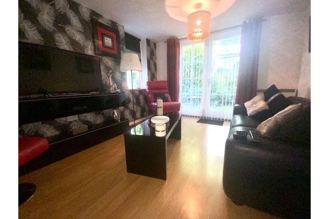 Flat for sale in Woodholme Court, Liverpool