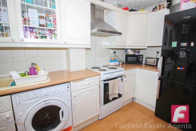 Town house for sale in Turnberry Court, South Oxhey