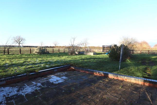 Detached bungalow to rent in Melton Road, Whissendine, Rutland