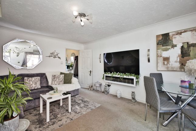 83, St. Michaels Road, YEOVIL photo 4