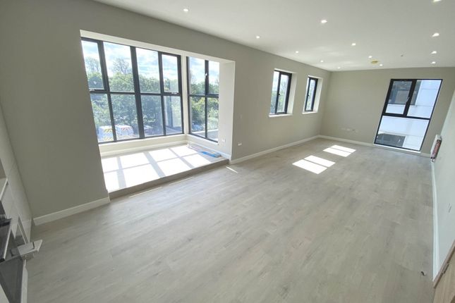 57 Churchill House, Stirling Way, Borehamwood photo 3