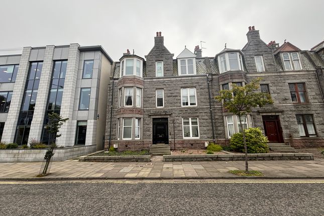 1-bed flat on 35C Union Grove, Aberdeen, £55,000