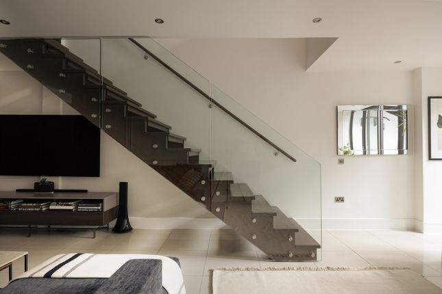 87, Sisters Avenue, London photo 4
