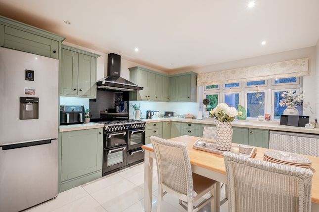 6, Dudley Grove, Epsom photo 3