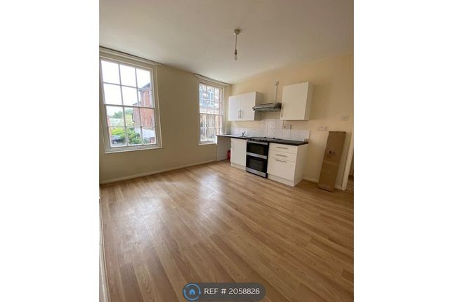 Flat to rent in Dodington, Whitchurch