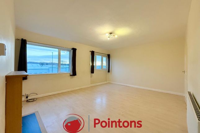 402, Torrington Avenue, Tile Hill photo 3