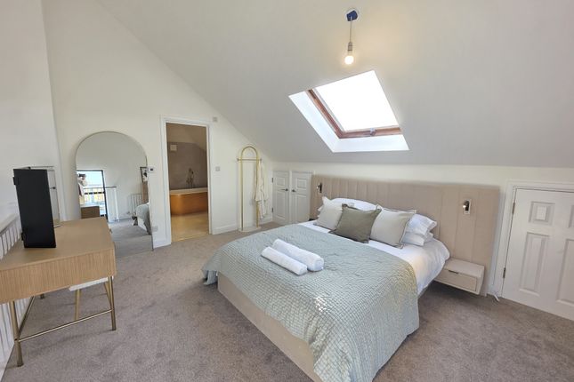 Lndn-Kea396-Flat 5 Balmoral House,, 9 Keats Ave, London photo 4