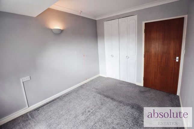 Flat for sale in Homebrook House, Cardington Road, Bedford