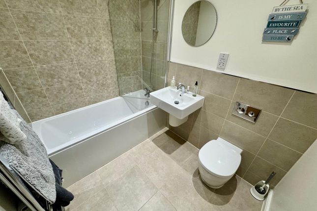 7, Claygate Way, Scarborough photo 4