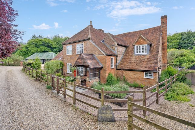 Old Farmhouse, Weedon Hill, Hyde Heath, Amersham photo 2