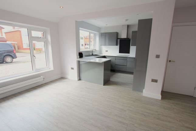 24, Belvoir Gardens, Grantham photo 2