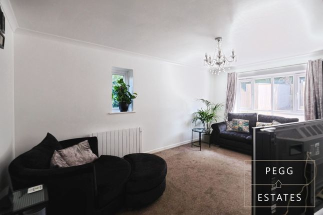 Flat 6, Newtake House, Torquay photo 4