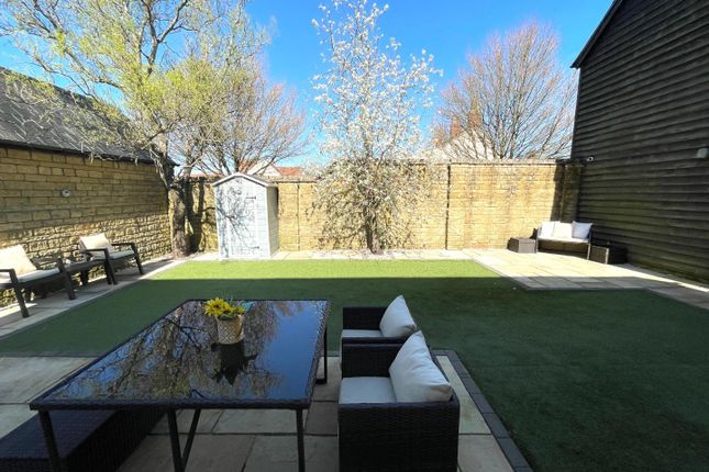 32, Walnut Grove, Shepton Mallet photo 2