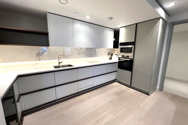 2401, Westmark Tower, 1 Newcastle Place, London photo 3