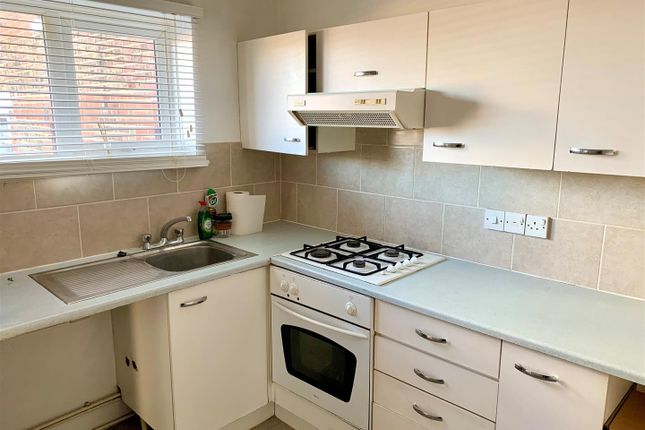 Flat 10, The Stetson, 8, St. Catherines Road, Littlehampton photo 5