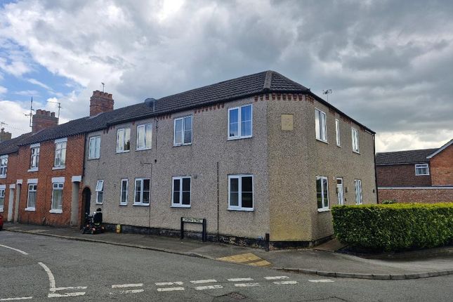 Thumbnail Flat to rent in Crispin Street, Rothwell, Northants