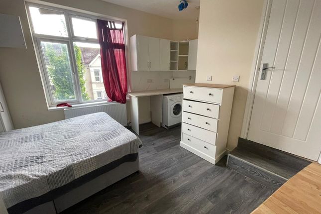 2 Bed Flat - Beaconsfield Road Southall