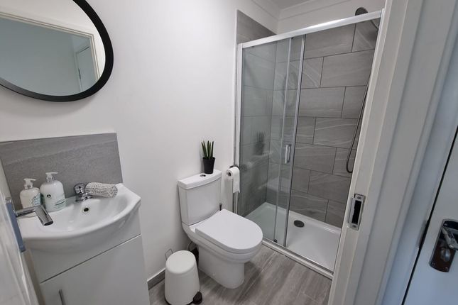 Room 5, 11a, Press Road, Uxbridge photo 3