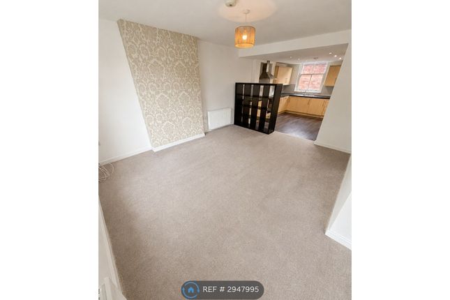 Flat, Lower Fold Marple Bridge, Stockport photo 3