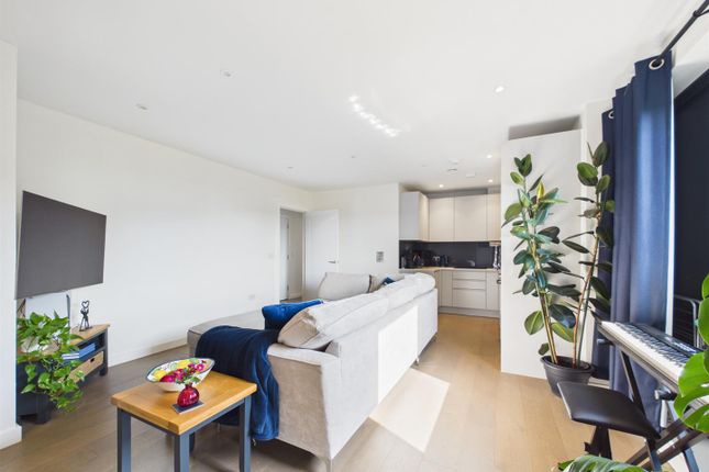 Flat 27 Smitham Court, 31, Leaden Hill, Coulsdon photo 3