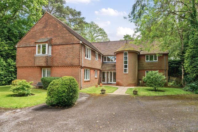 Thumbnail Flat to rent in Grayswood Road, Grayswood, Haslemere