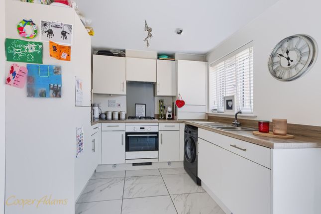 49 Hinchliff Drive, Littlehampton photo 3
