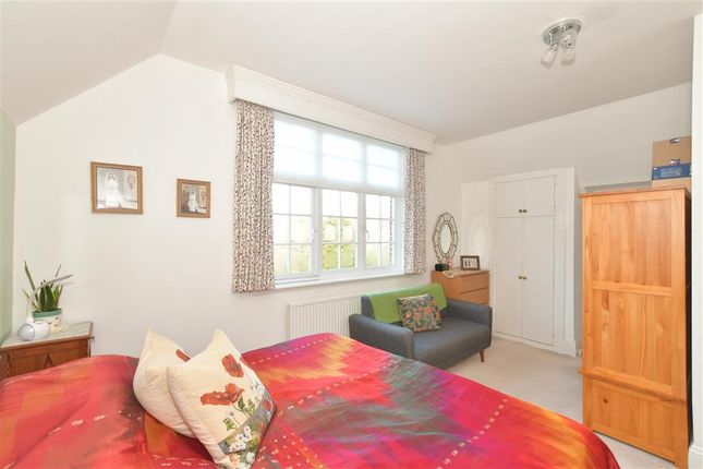 Flat for sale in Crossbush, Arundel, West Sussex