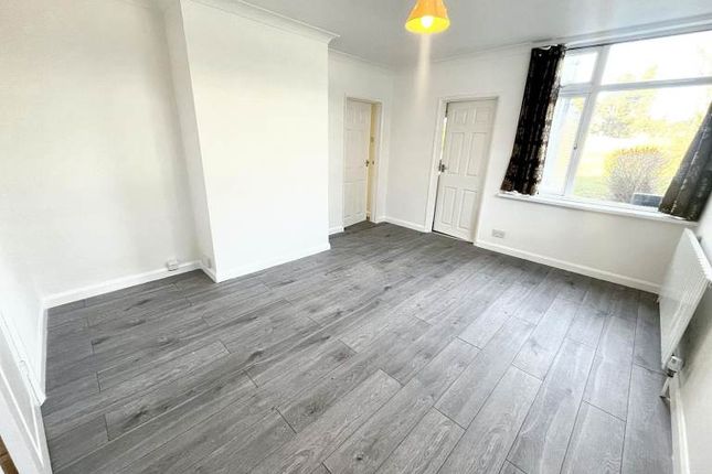20, Royston Way, Slough photo 3