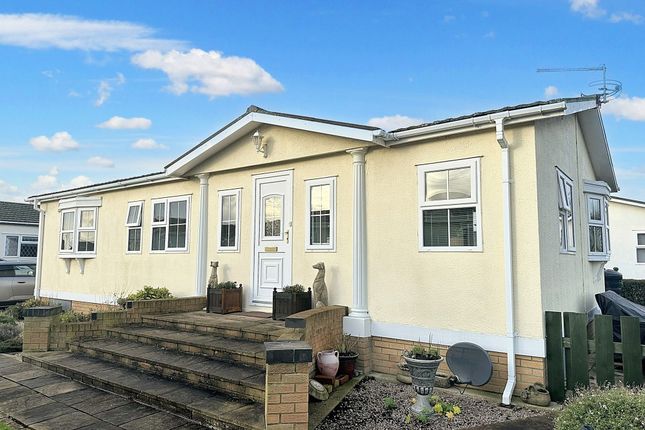 2-bed caravan on 28 Meadow View Allington Gardens, Grantham, £120,000
